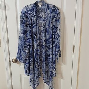 Kate & Mallory Blue and White Patterned Kimono